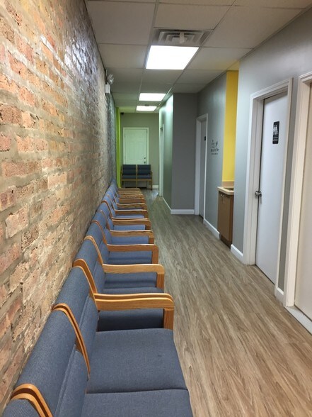 More Photos Of 1719 W 18th St, Chicago Storefront Retail Residential For Lease