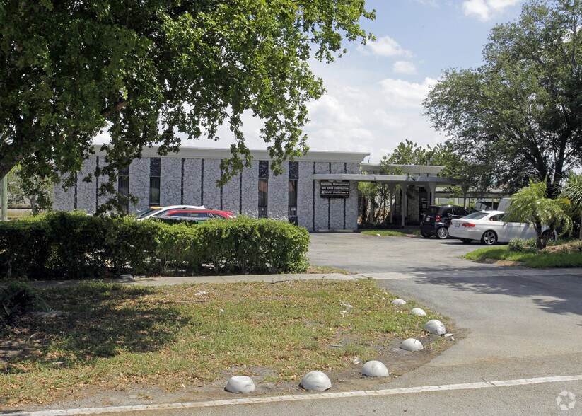 More Photos Of 13201-13207 NE 16th Ave, North Miami Office For Lease