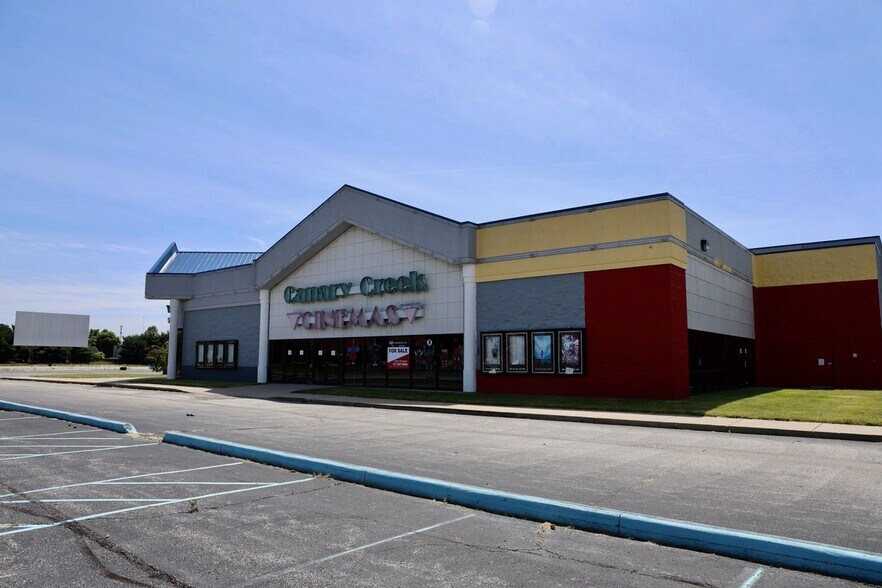 More Photos Of 870 Mallory Pky, Franklin Movie Theatre For Sale