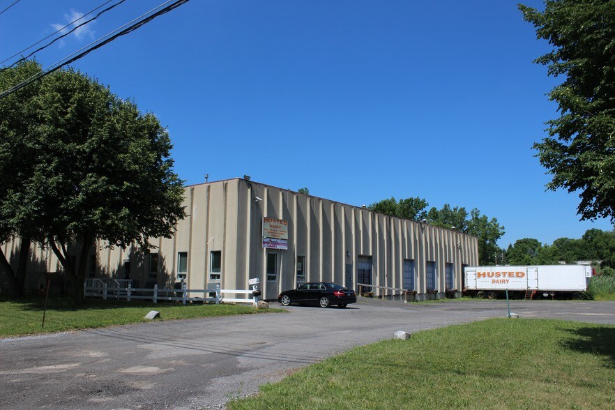 More Photos Of 210 W Terminal Rd, Liverpool Distribution For Lease