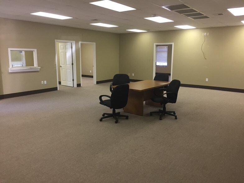 More Photos Of 4770 Woodmere Blvd, Montgomery Office For Lease