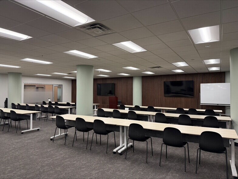 More Photos Of 2701 NW Vaughn St, Portland Office For Lease