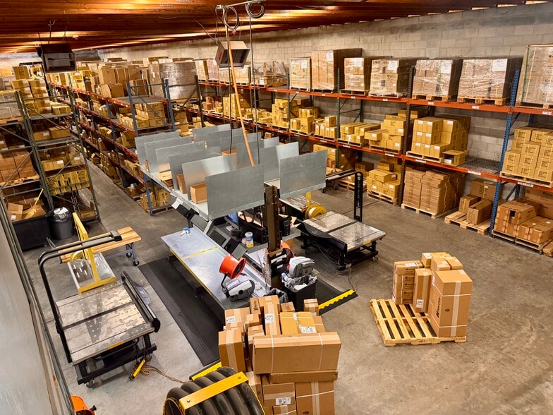 More Photos Of 9610 Harney Rd, Thonotosassa Warehouse For Sale