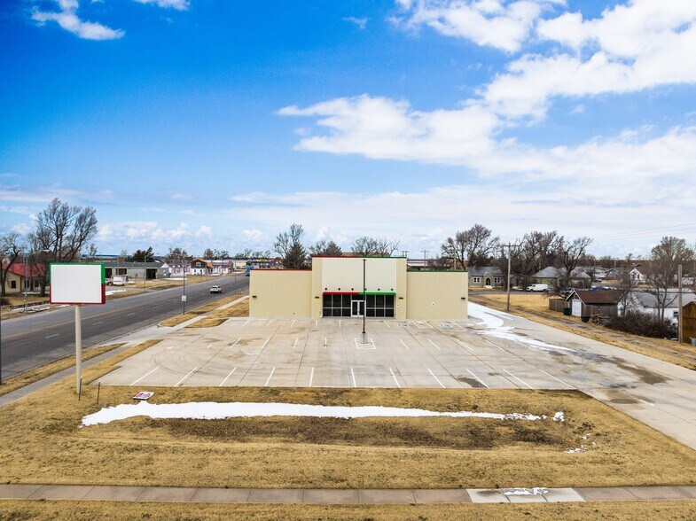 More Photos Of 312 W Carthage St, Meade Freestanding For Lease