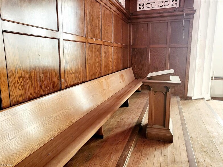 More Photos Of 400 Sixth St, Lorain Religious Facility For Sale