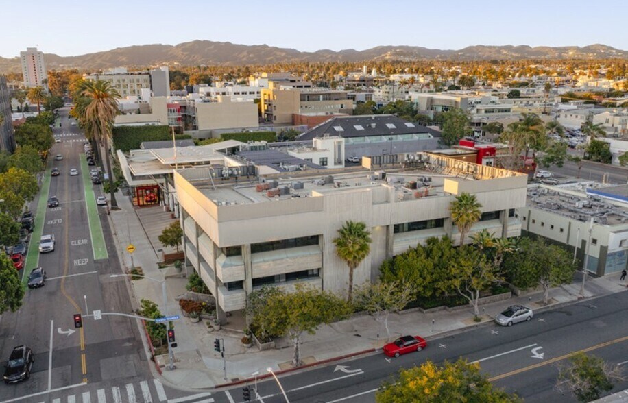 More Photos Of 701 Santa Monica Blvd, Santa Monica Office For Sale