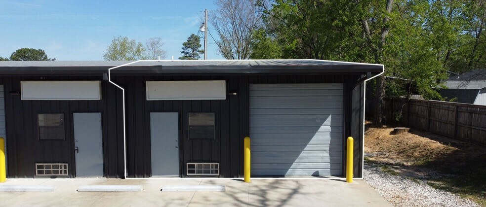 More Photos Of 1601 Acorn Dr, Rogers Distribution For Lease