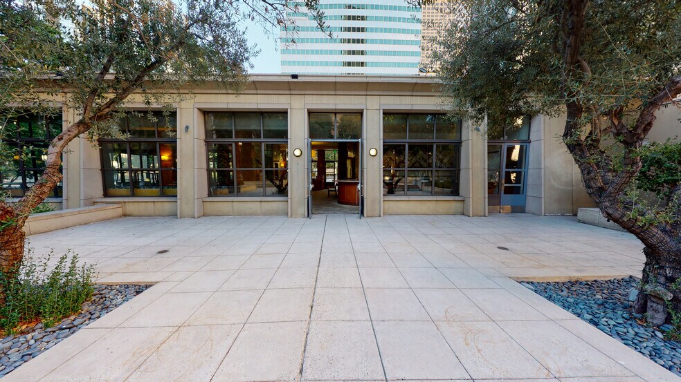 More Photos Of 700 W 5th St, Los Angeles Storefront For Lease