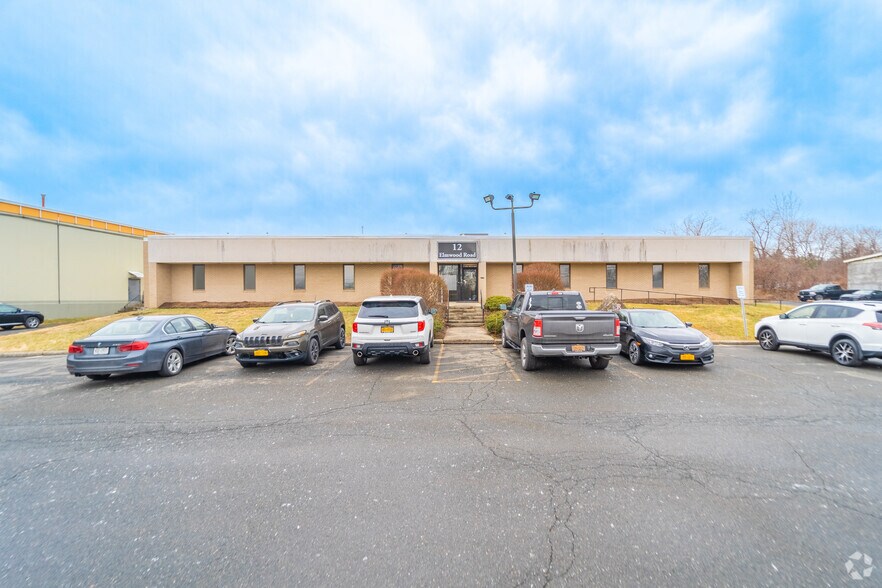 More Photos Of 12 Elmwood Rd, Menands Distribution For Lease