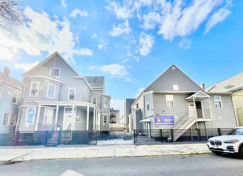 Primary Photo Of 214-220 Ripley Pl, Elizabeth Specialty For Sale