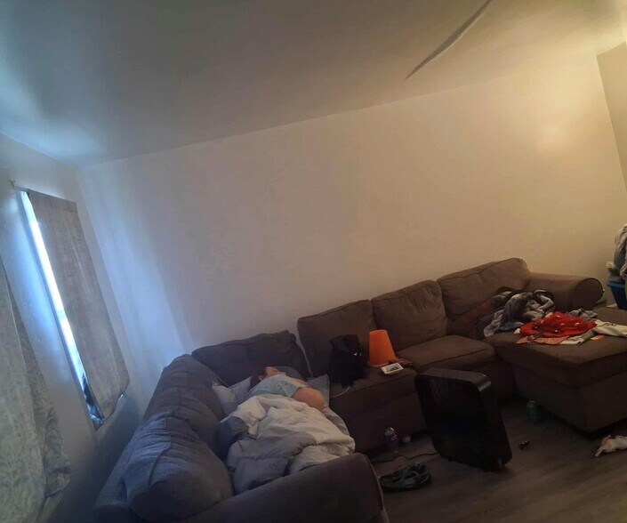 More Photos Of 509 Last Resort Ct, Cumberland Multifamily For Sale