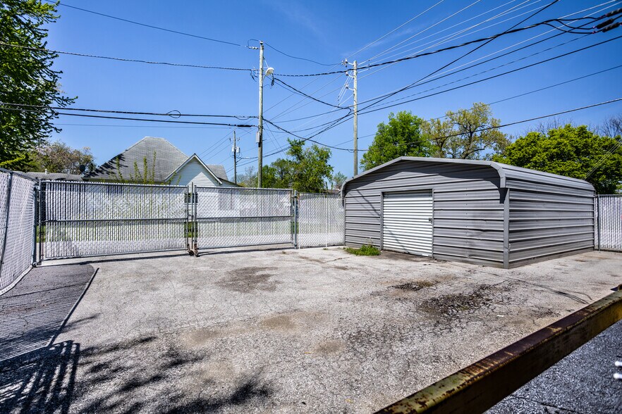 More Photos Of 502 S Keystone Ave, Indianapolis Light Manufacturing For Sale