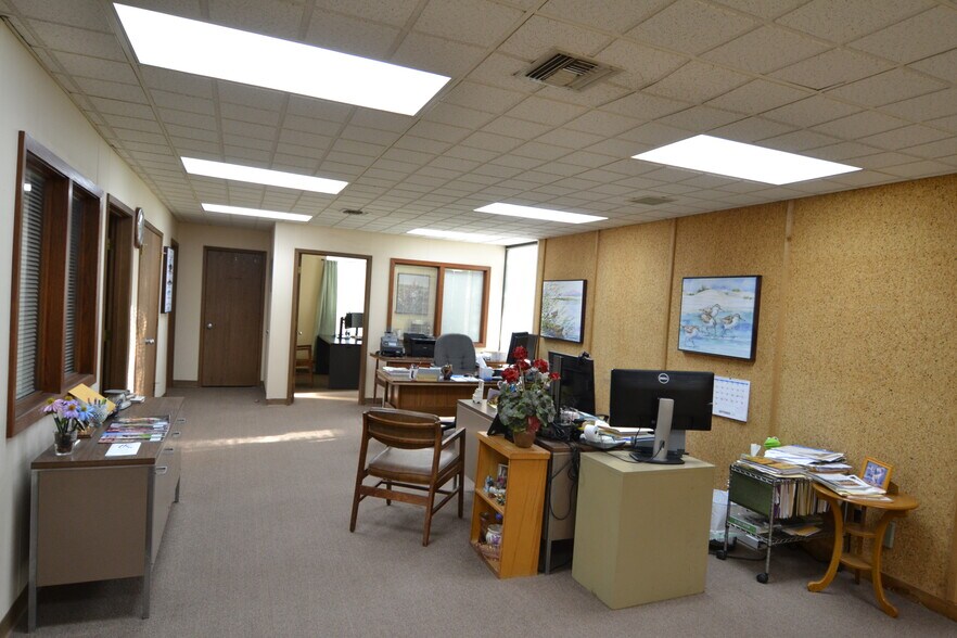 More Photos Of 1 Crown Dr, Kirksville Office For Sale
