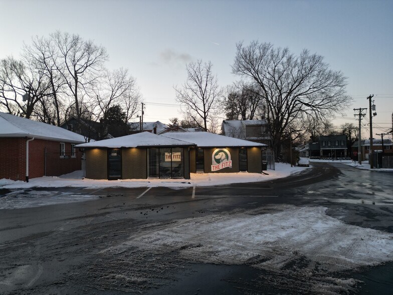 More Photos Of 804 Chevy Chase Pl, Lexington Office For Lease