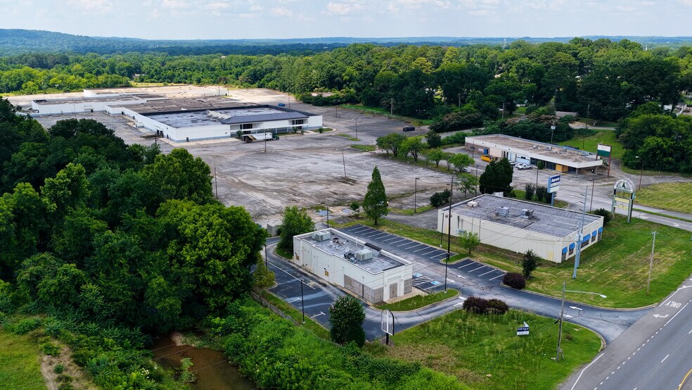 Primary Photo Of 710 9th Ave N, Bessemer Fast Food For Sale