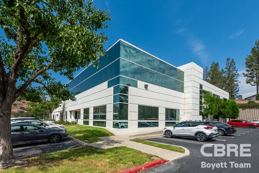 More Photos Of 26025 Mureau Rd, Calabasas Office For Sale