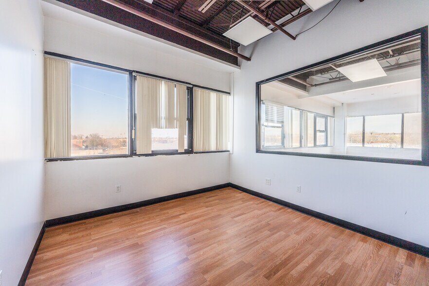 More Photos Of 12909 26th Ave, Flushing Office For Sale