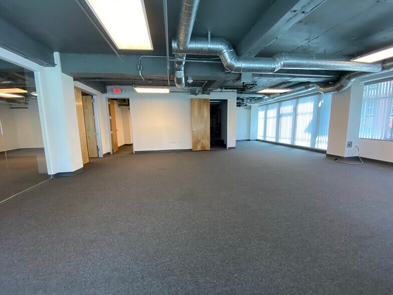 More Photos Of 14 NE 1st Ave, Miami Office For Sale