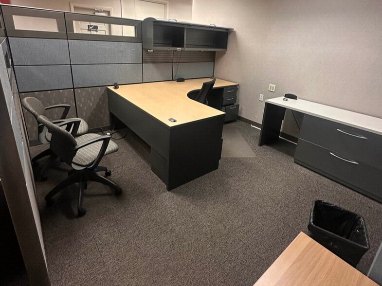 More Photos Of 1730 N Limestone St, Springfield Loft Creative Space For Lease