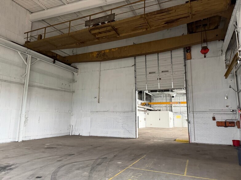 More Photos Of 2301 Duss Ave, Ambridge Warehouse For Lease