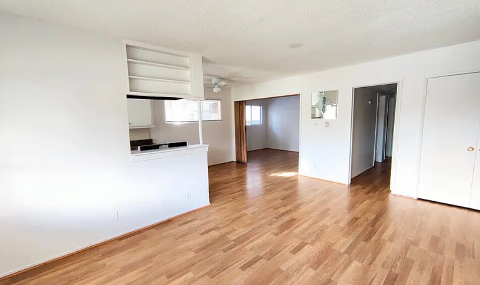More Photos Of 14205 Burbank Blvd, Van Nuys Apartments For Sale
