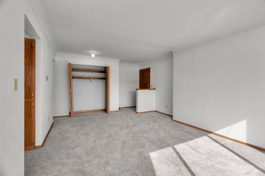 More Photos Of 1010 Lafond Ave, Saint Paul Apartments For Sale