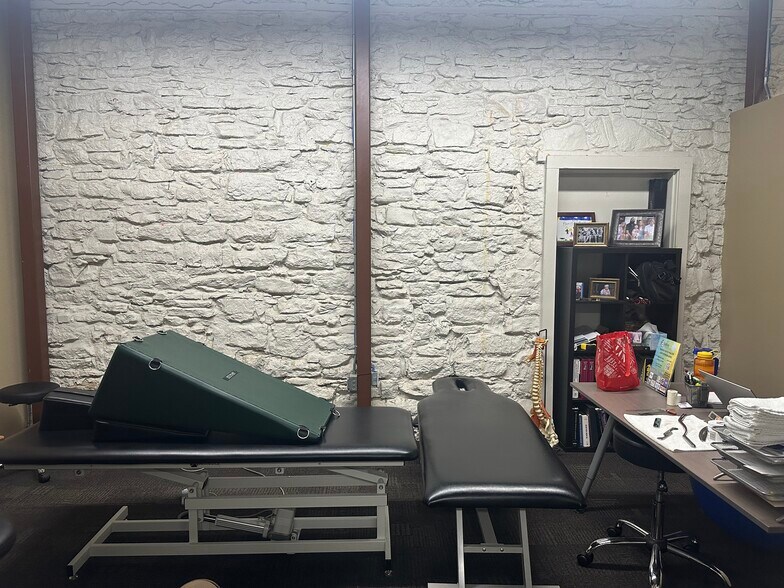 More Photos Of 102 E Main Ave, Round Rock Storefront Retail Office For Sale
