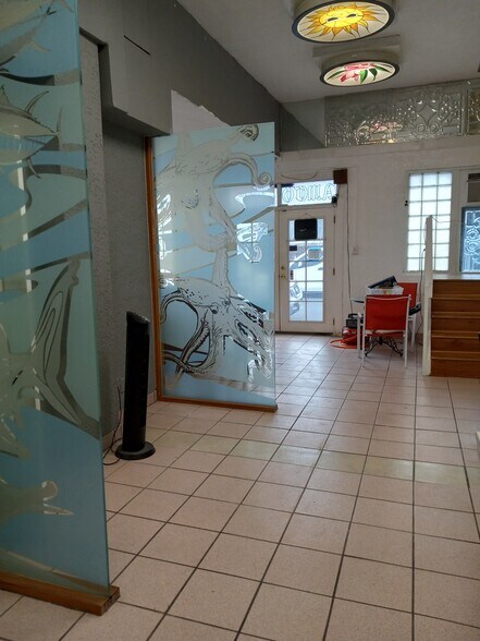 More Photos Of 2030 Homerule St, Honolulu Light Distribution For Lease