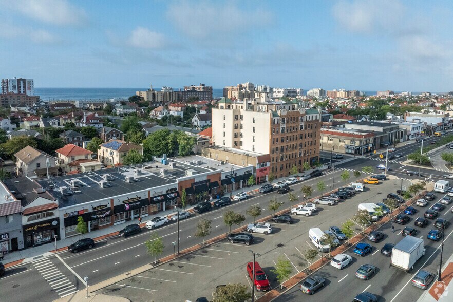 More Photos Of 120-134 E Park Ave, Long Beach Restaurant For Lease