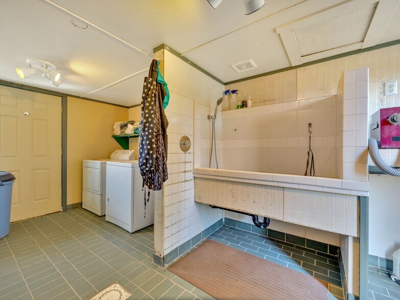 More Photos Of 44434 SE Coalman Rd, Sandy Light Manufacturing For Sale