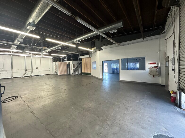 More Photos Of 6430 Roland St, Buena Park Warehouse For Sale
