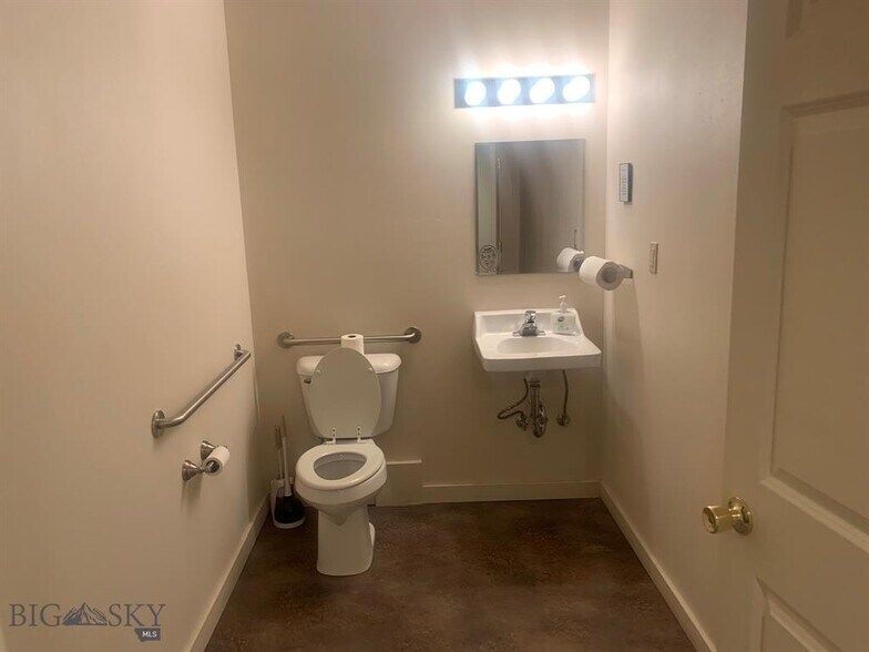 More Photos Of 1554 Harrison Ave, Butte Office For Sale