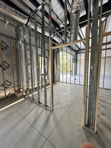 Primary Photo Of 4921 Lena Rd, Bradenton Industrial For Lease