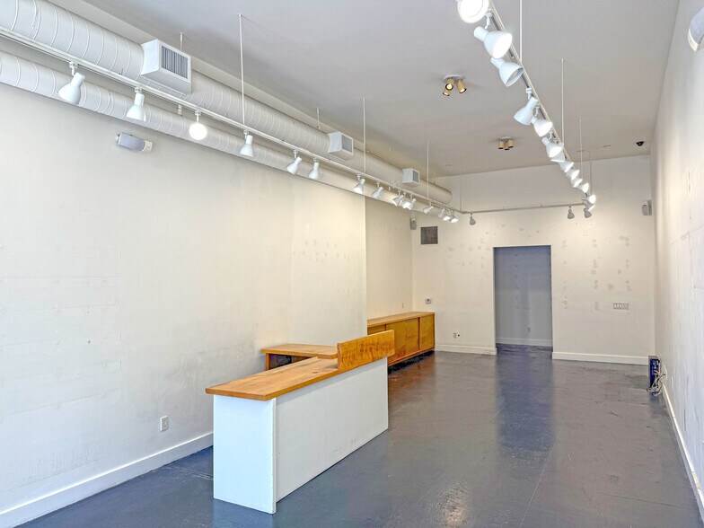 More Photos Of 2950 College Ave, Berkeley Storefront For Lease
