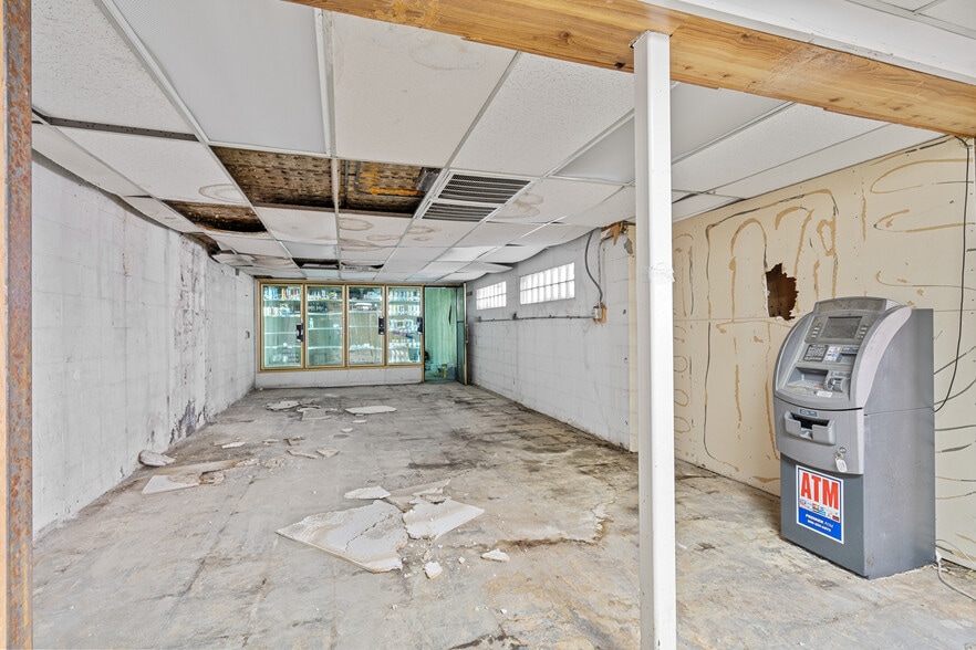 More Photos Of 1211 E Lewis St, Pasco Convenience Store For Sale