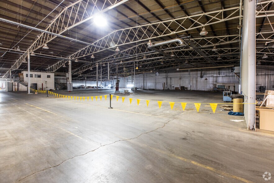 More Photos Of 210 13th St, Malta Manufacturing For Lease