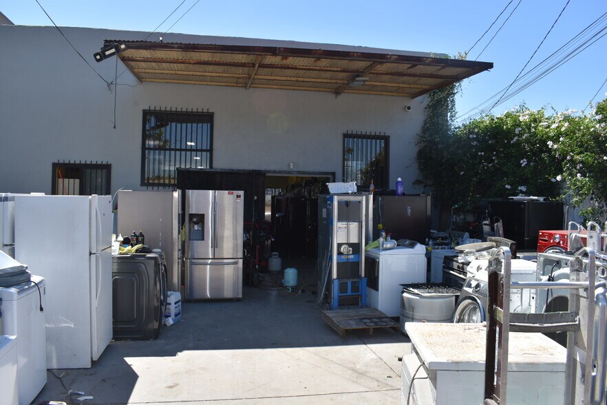 More Photos Of 6904 Atlantic Ave, Bell Storefront For Sale