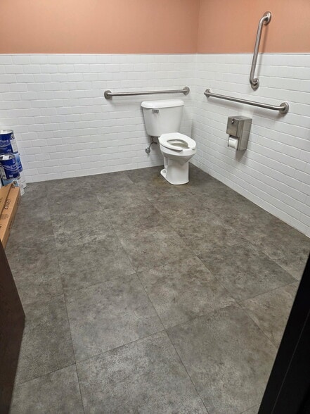 More Photos Of 1-7 S Mount Vernon Ave, Uniontown Storefront Retail Residential For Sale