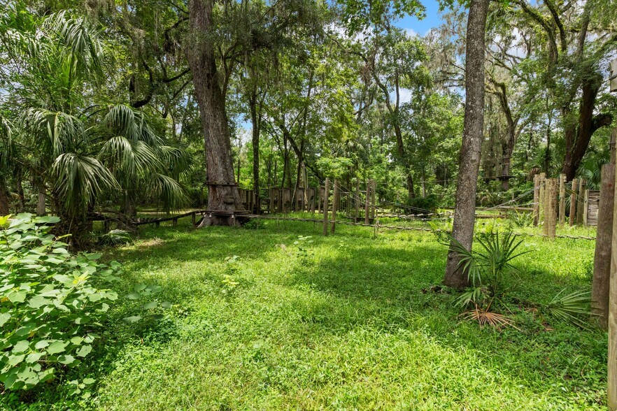 More Photos Of 6440 Cedar Ln, Brooksville Sports And Entertainment For Sale