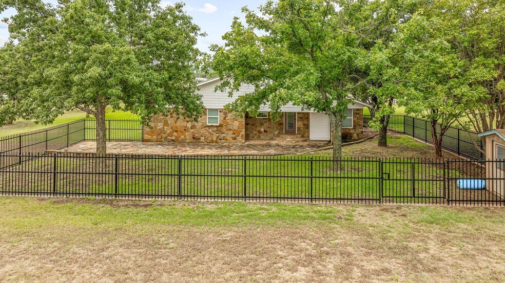 More Photos Of 7517 Us Highway 67, Stephenville Light Distribution For Sale