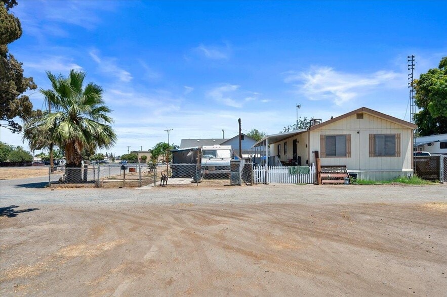 More Photos Of , Hanford Unknown For Sale