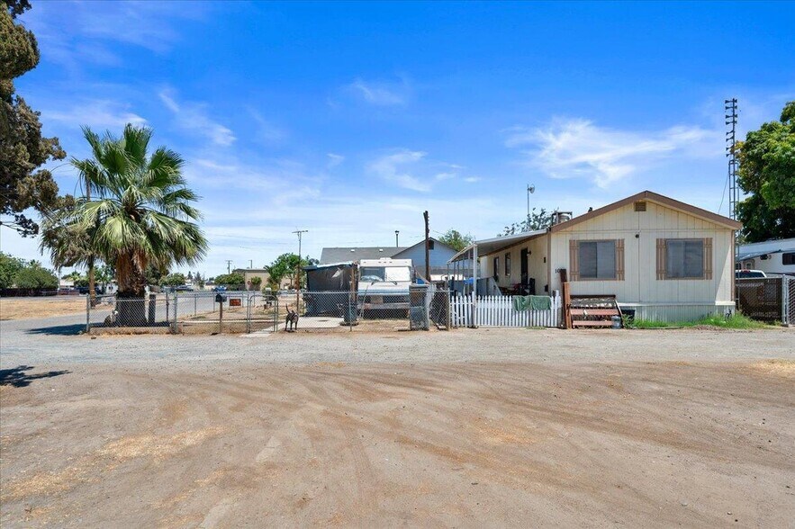 More Photos Of , Hanford Unknown For Sale