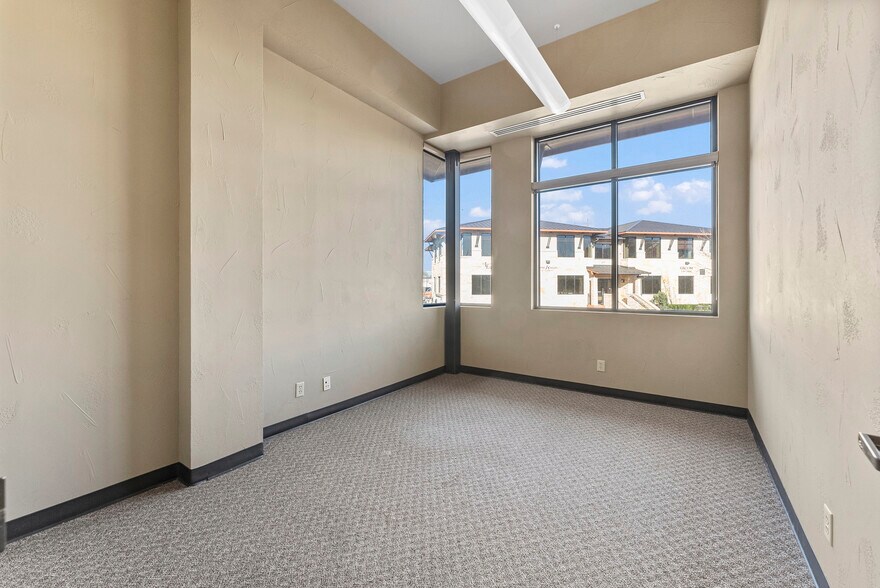 More Photos Of 2802 Flintrock Trce, Austin Coworking Space
