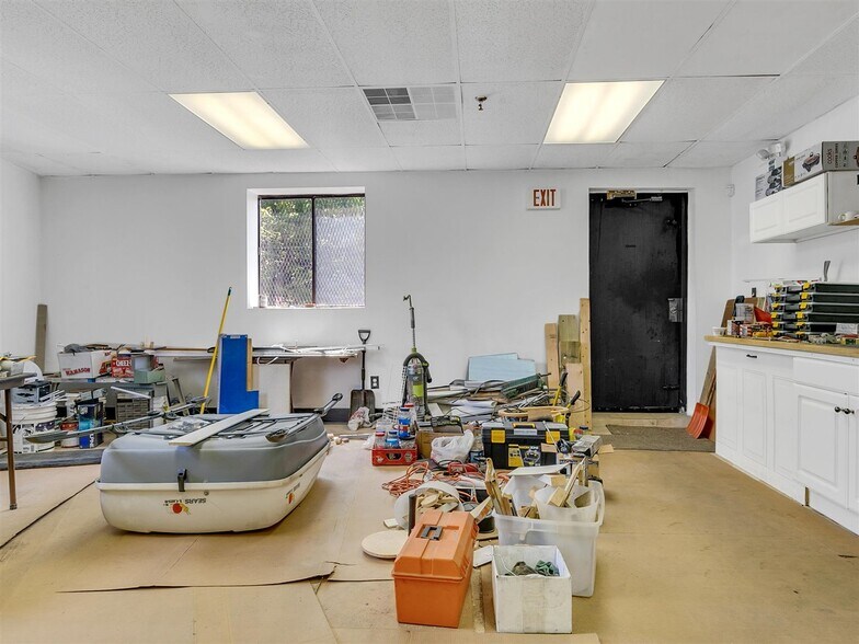 292 Lowell St, Lawrence, MA 01841 Auto Repair For Sale