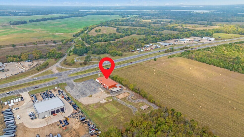 More Photos Of 3610 N Main St, Paris Restaurant For Sale