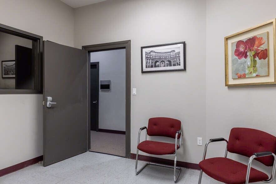 More Photos Of 1302 N Shepherd Dr, Houston Medical For Lease