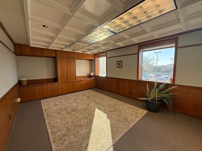 More Photos Of 2720 1st Ave NE, Cedar Rapids Office For Lease