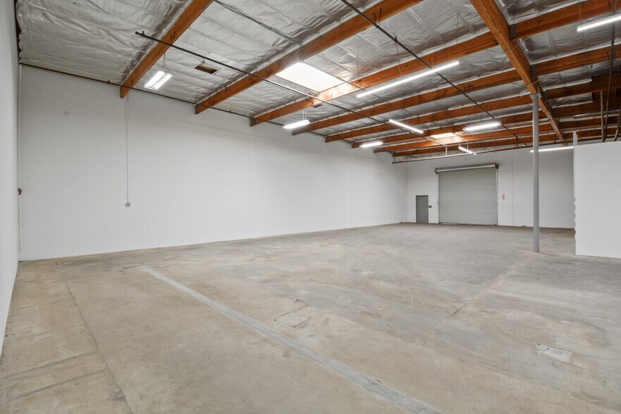 More Photos Of 2296 N Batavia St, Orange Warehouse For Sale