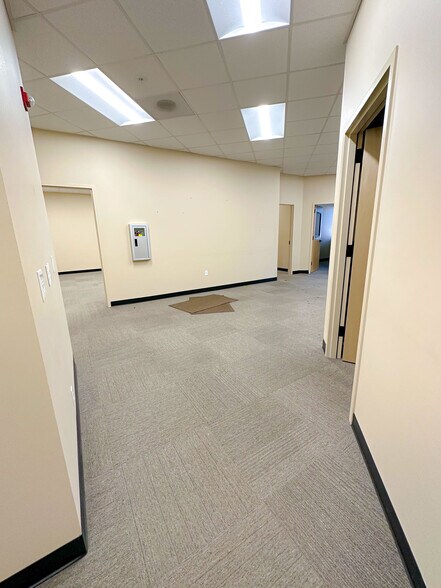 More Photos Of 5121 Skyline Village Loop S, Salem Medical For Sale