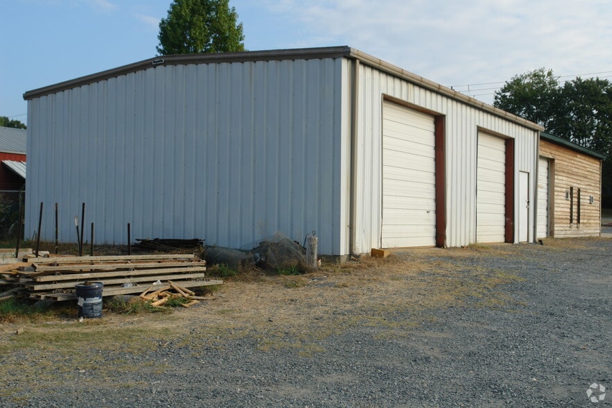 More Photos Of 3470 Gribble Rd, Matthews Warehouse For Lease